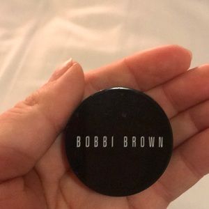 Bobbi Brown corrector / light to medium bisque.